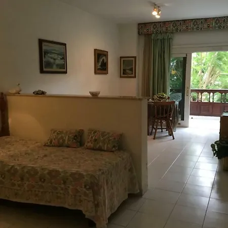 Calle Acevino Apartment *